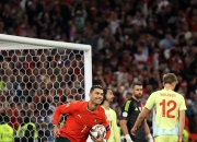 开云体育APP下载-包含欧预赛意外情况频发，球员力挽狂澜的词条