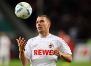 开云体育在线-北非烽火与赛道狂飙，迪亚斯接管之夜的双重奏