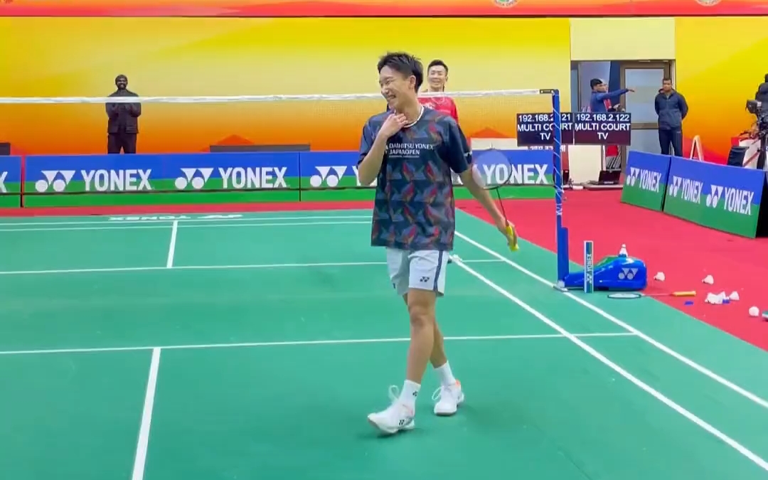 丹麦羽毛球队碾压英格兰羽毛球队,桃田贤斗送出助攻的简单介绍 丹麦羽毛球队碾压英格兰羽毛球队,桃田贤斗送出助攻的简单介绍