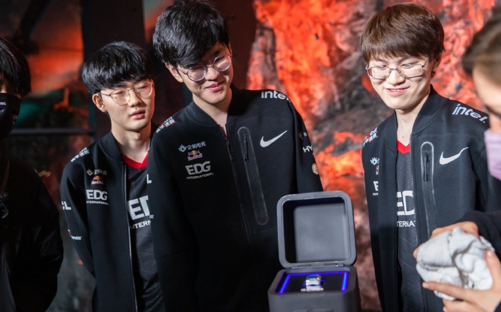 DRX力克V5,Meiko三分雨点燃全场 DRX力克V5,Meiko三分雨点燃全场