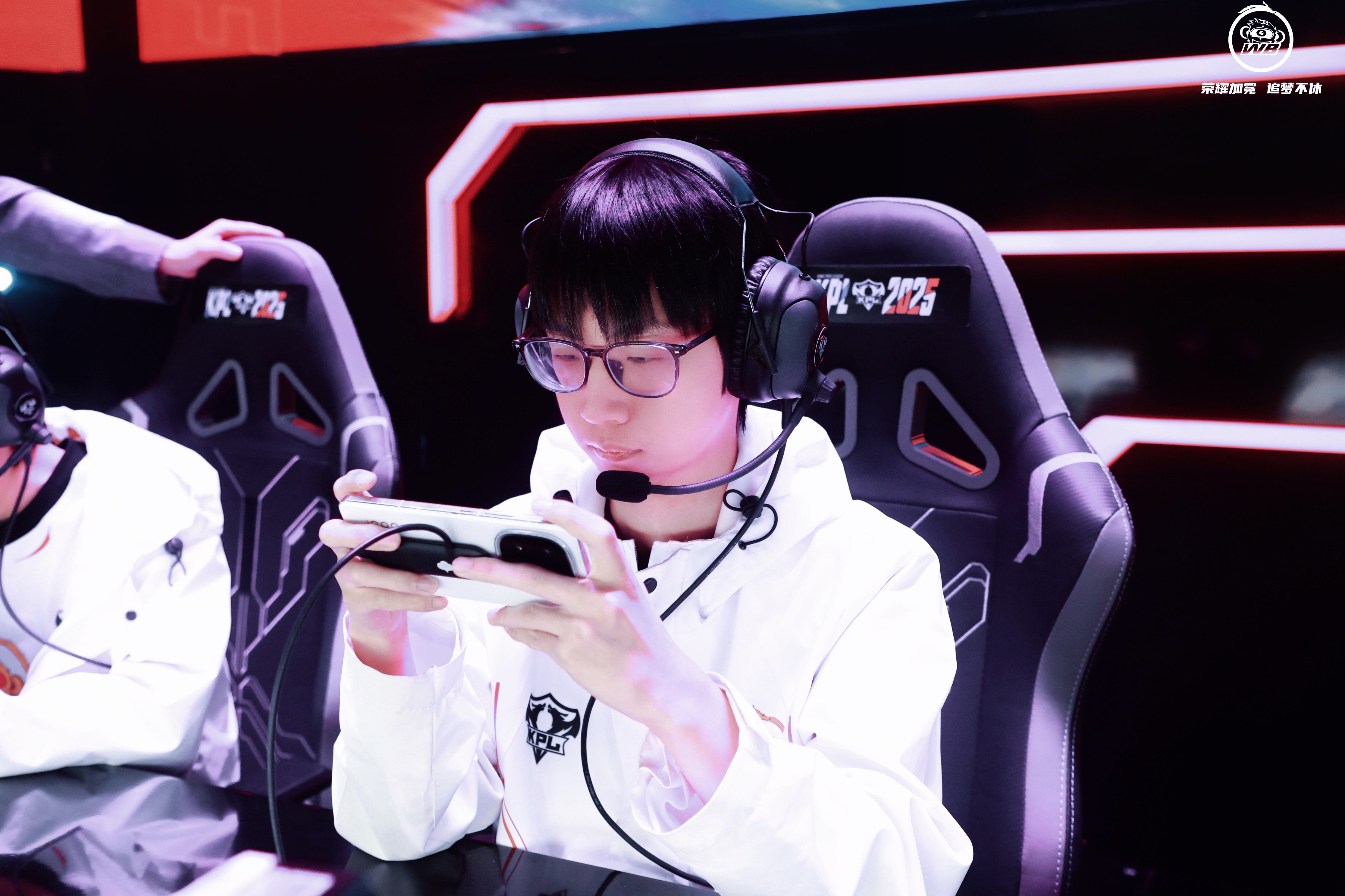 WBG力克LGD,Selfmade爆发神勇 WBG力克LGD,Selfmade爆发神勇