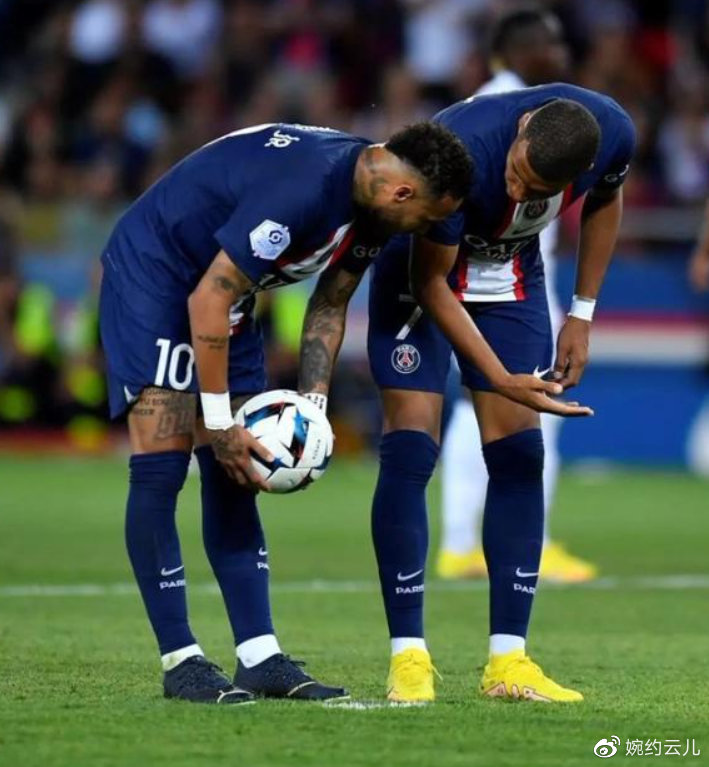 包含孟菲斯·迪佩助攻入球,帮助里昂获胜的词条 包含孟菲斯·迪佩助攻入球,帮助里昂获胜的词条