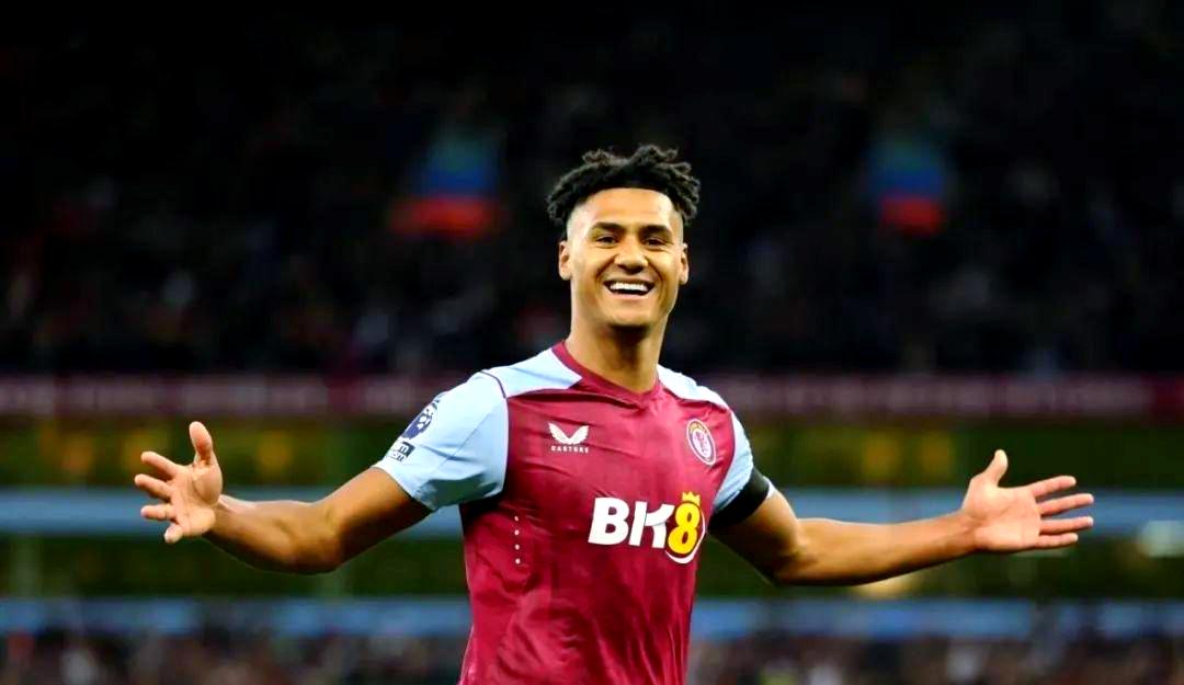 南安普顿后卫切斯尼神勇扑出关键球,力保零封 南安普顿后卫切斯尼神勇扑出关键球,力保零封