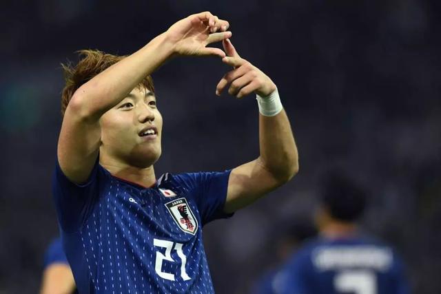 东亚联赛新秀闪耀赛场，风采独具称霸的简单介绍