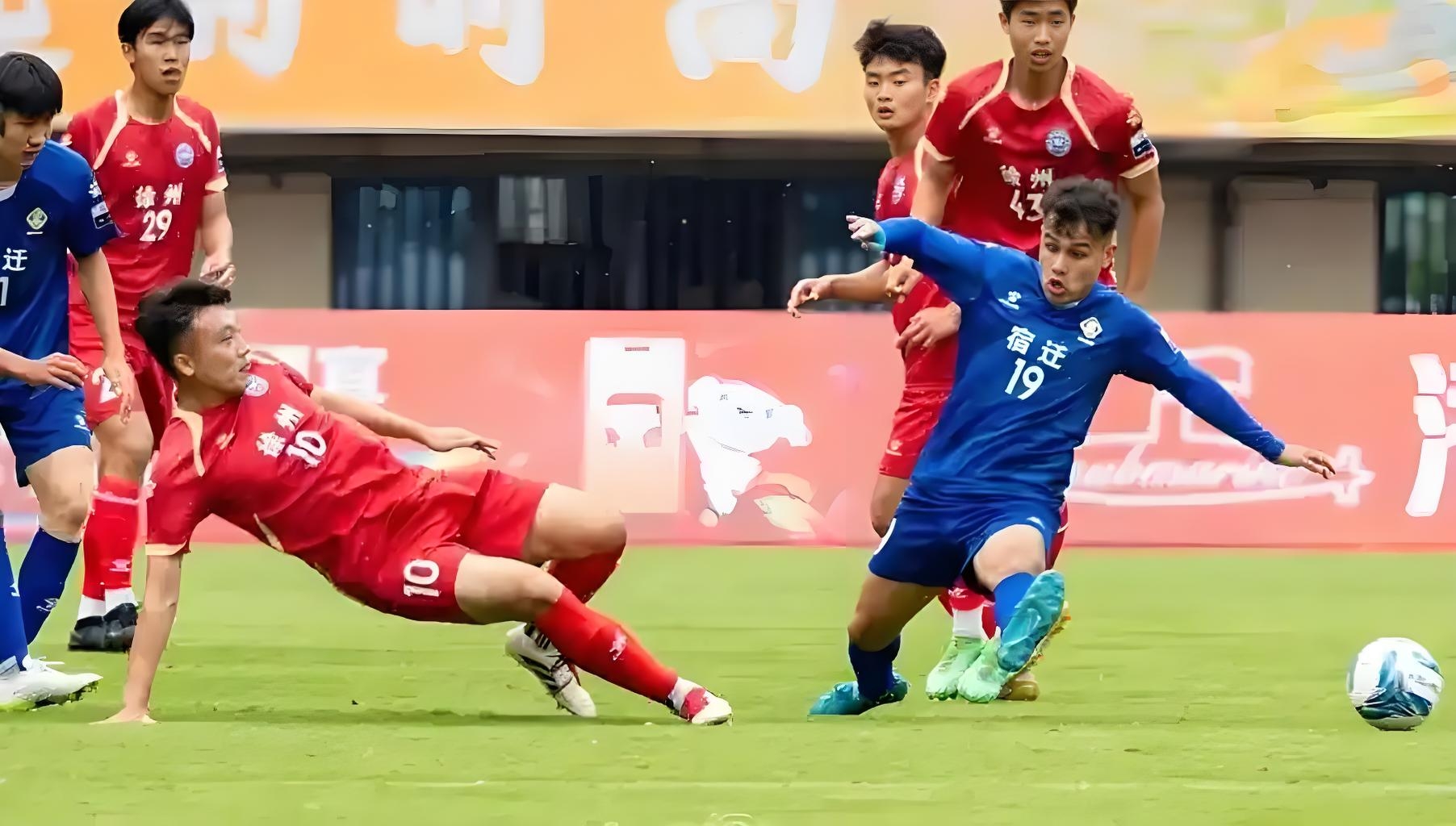 足球运动员在比赛中彰显出色的比赛策略的简单介绍 足球运动员在比赛中彰显出色的比赛策略的简单介绍