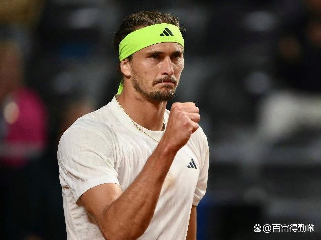 温网险胜年终总决赛，西西帕斯带队取胜的简单介绍